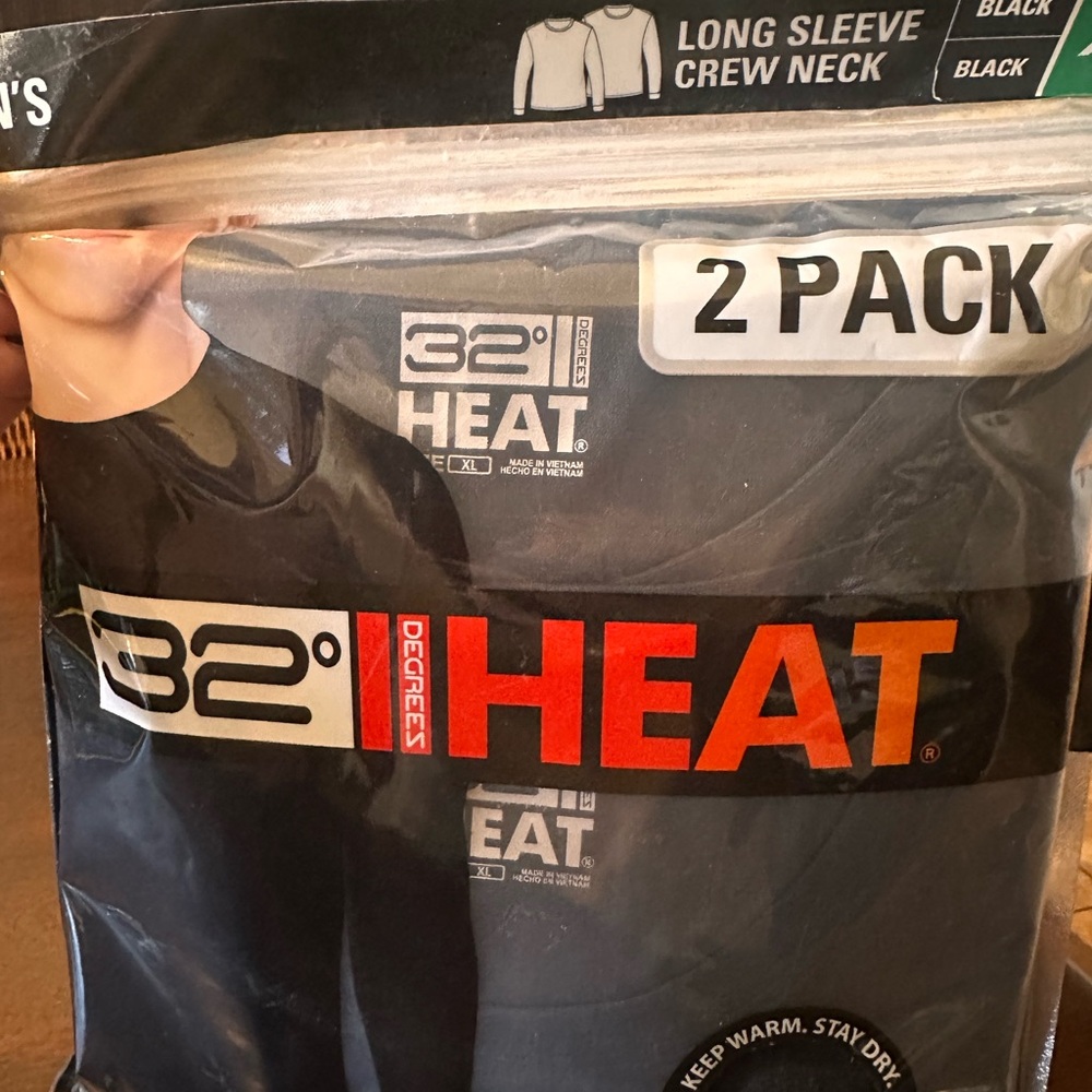 NWT 32 Degrees Heat Men’s Long Sleeve Crew Neck Thermal Top - Black (2 Pack)